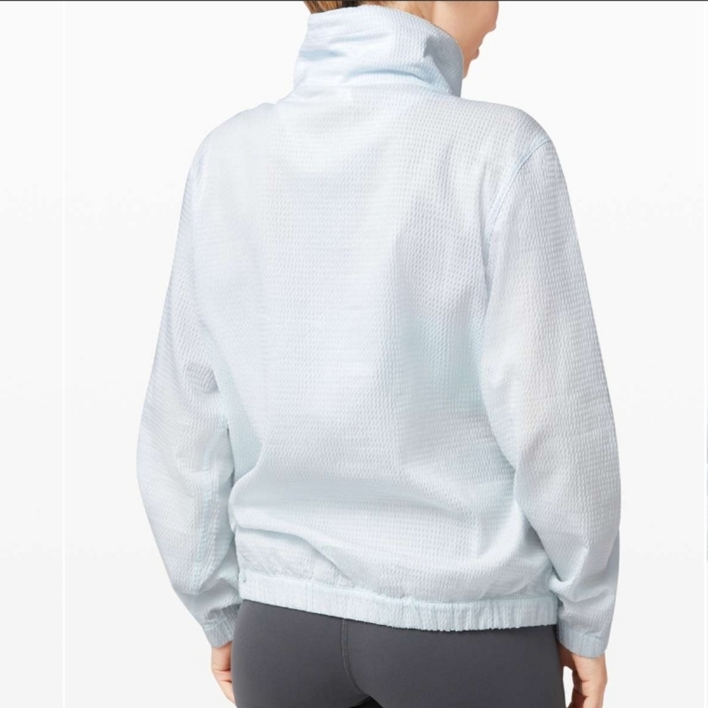 Lululemon Pack Light Pullover *Packable - Picture 3 of 7